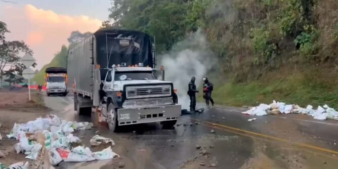 Vía Panamericana en La María despejada por la Policía: se restablece el flujo vehicular