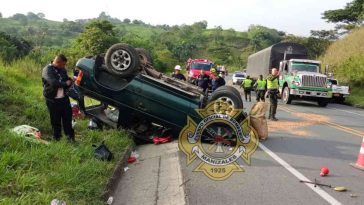 Accidente vial en la vía Manizales-Medellín deja un fallecido y cuatro heridos