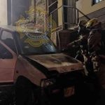 Bomberos controlaron un incendio vehicular en el Centro de Manizales