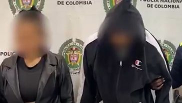 Capturaron a 2 mujeres por robo de celulares en la estación Banderas La Policía de Bogotá, bajo la estrategia de seguridad ‘Bogotá Camina Segura’ y el grupo de transporte masivo de TransMilenio, capturó en flagrancia a dos mujeres por el delito de hurto.