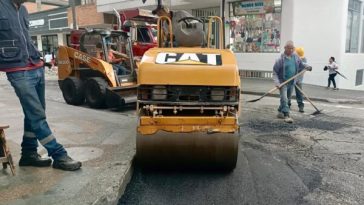 Con trabajos diurnos y nocturnos repavimentan  la carrera Quinta en Pereira