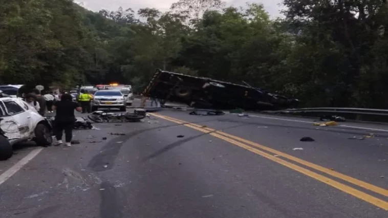 Dos motociclistas fallecidos en accidente sobre la Autopista al Llano