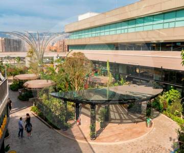 El Viva Envigado abrió Jardín Nómada, espacio con más de 130 coworking