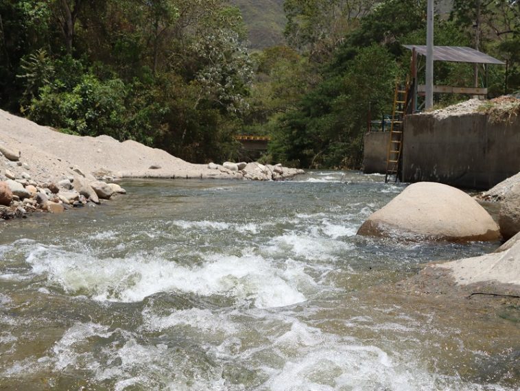 El río Las Ceibas mantiene su caudal