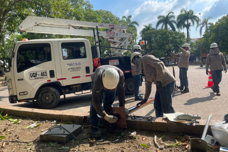 Elec hizo mantenimiento preventivo en el Parque de Los Libros en Montería