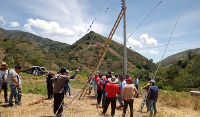 Familias del norte del Huila recibieron el servicio de electrificación 