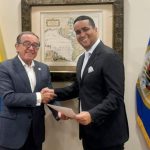 El gobernador de La Guajira, Jairo Aguilar Deluque, en dialogo con Luis Ernesto Vargas, Embajador de Colombia ante la OEA.