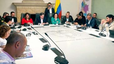 Gobierno instala Puesto de Mando Unificado para atender crisis del transporte de carga