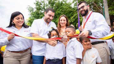 PARQUE CONSTRUIDO CON PLÁSTICO RECICLADO | Niños de Retiro Nuevo cumplen el sueño de tenerlo