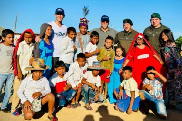 Policía Nacional y la Fundación Alas para la Gente lanza la campaña ‘Creciendo Juntos’ en Uribia