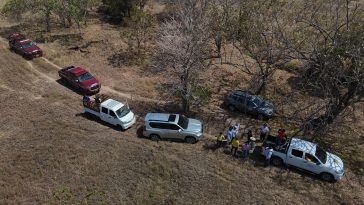 Prosiguen las operaciones de neitralizar y sofocar incendio forestal en Natagaima; tolima con hombres y mujeres de Bomberos Yopal