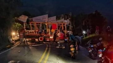 Seis muertos deja accidente de bus escalera en el sur del Huila