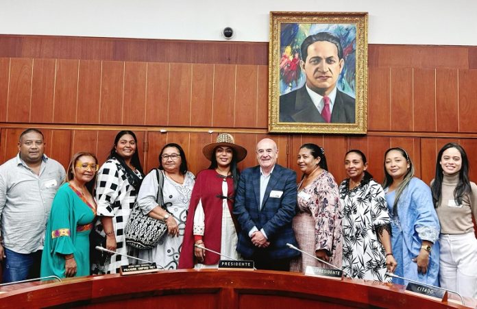 Delegación de la Alta Guajira estuvo en el Senado de la República; quienes valoraron la importancia de ser parte activa en la toma de decisiones sobre el proyecto.