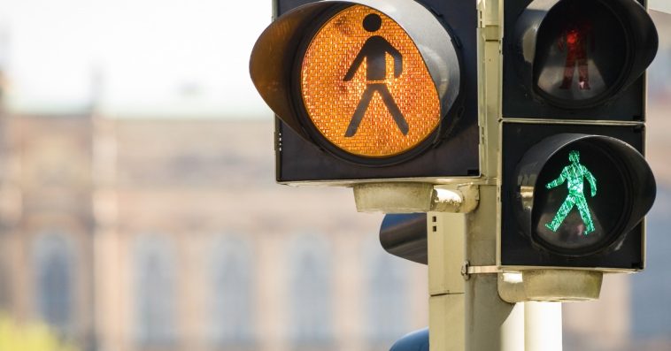 Un peatón fue atropellado por una moto en el barrio Bengala