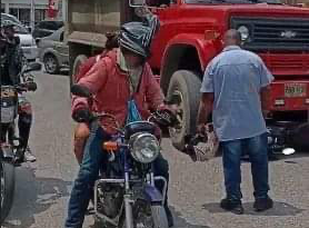 Urgente intervención solicitada por conductores en la glorieta de la 29 debido a constantes accidentes.