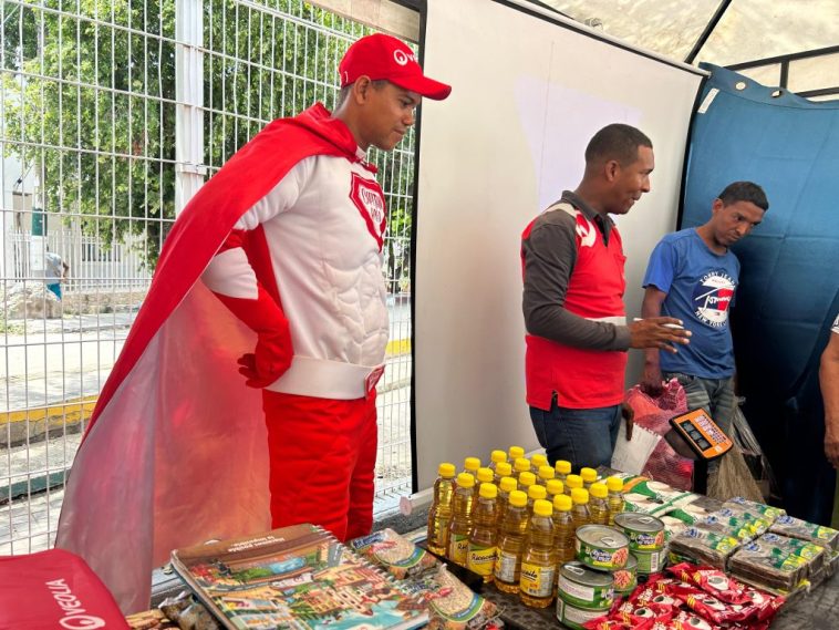 Veolia se toma a la comunidad de Calamares con la eco tienda verde y una gran jornada de limpieza