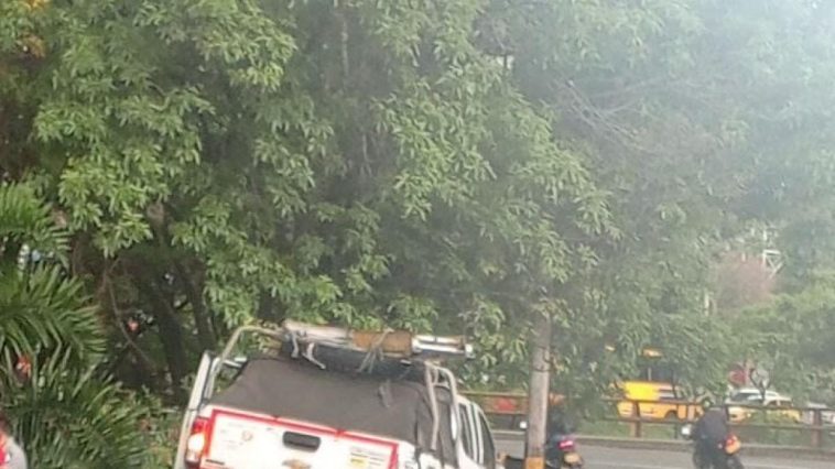 Aparatoso siniestro vial en Medellín causó un carro se habría quedado sin frenos