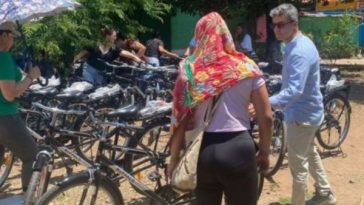 Entrega de 40 bicicletas a mujeres firmantes de Paz en Pondores