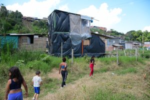 Familias del Futuro Bajo aún esperan ayudas y la reubicación