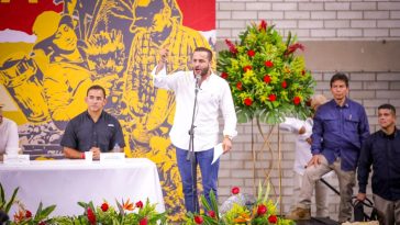 Gobernador acompaña al presidente Gustavo Petro en histórica entrega de tierras a campesinos