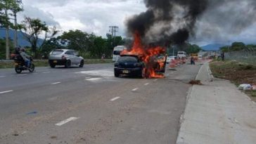 Incendio vehicular en Chinauta controlado a tiempo: No hubo heridos