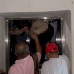 Periodistas atrapados en edificio de la gobernación del Atlántico.