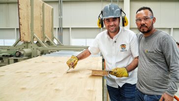 REFOPANEL | Zambrano abre las puertas de su primera fábrica de tableros de triplex