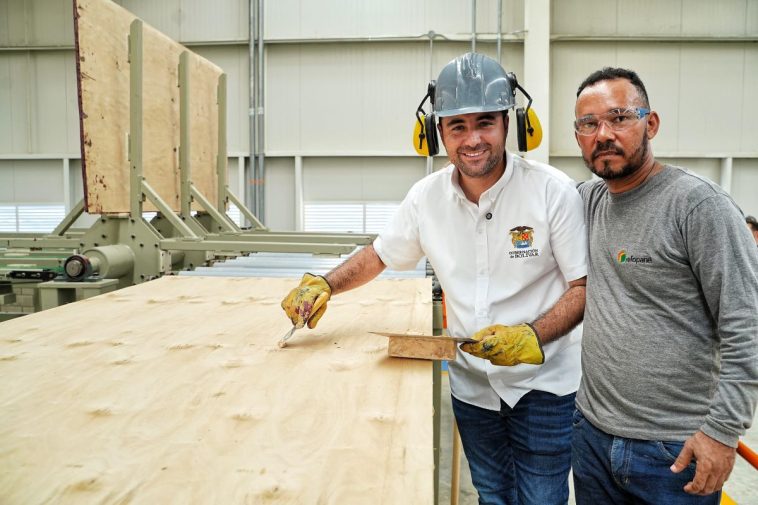 REFOPANEL | Zambrano abre las puertas de su primera fábrica de tableros de triplex