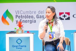 Senadora Sonia Bernal destaca en la #CumbrePetroleoGasyEnergía con propuestas sobre seguridad y transición energética