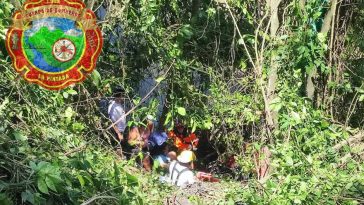 Vehículo en el que viajaba una familia estuvo a punto de caer al río Cauca