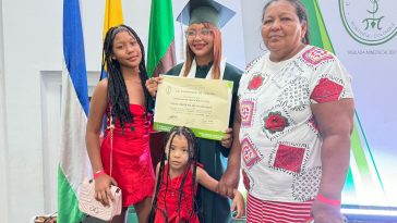 Yenny Pacheco, la inspiradora joven con limitación visual que logró titularse en la Universidad de Córdoba