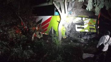 Accidente entre buses dejó 14 heridos en la vía Natagaima-Castilla