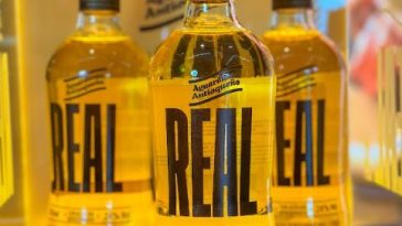 Aguardiente Real de la FLA vuelve al mercado