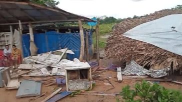 Bus de transporte público chocó contra albergue de damnificados de ‘Caregato’