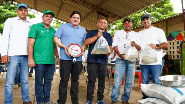 Campesinos de Santa Clara y Morindó recibieron kits agropecuarios