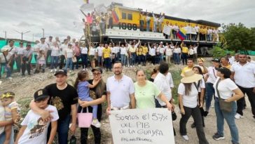 Una marcha pacífica por las calles de Albania en protesta por los sinnúmeros de bloqueos a la vía férrea que hacen cualquier ciudadano reclamando un derecho, que la empresa Cerrejón, no es de su incumbencia.