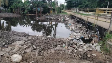 Cerca de 500 viviendas se inundan por bloqueo de canal en Montería.