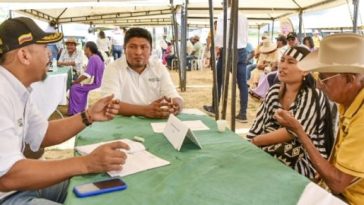 Un dialogo buscando los puntos de acuerdo para ir acabando los conflictos internos que resultan afectando a la empresa y por ende la economía de La Guajira y el país.