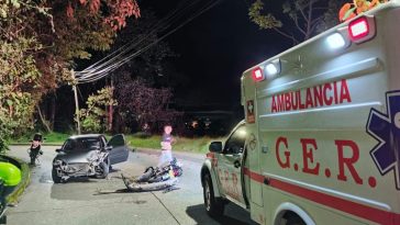 Choque de moto y carro en la vía a La Francia dejó un lesionado