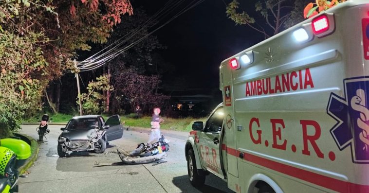 Choque de moto y carro en la vía a La Francia dejó un lesionado