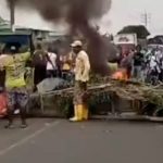 Bloqueo de la vía Tumaco - Pasto, en el sector de Chapetón, Barbacoas