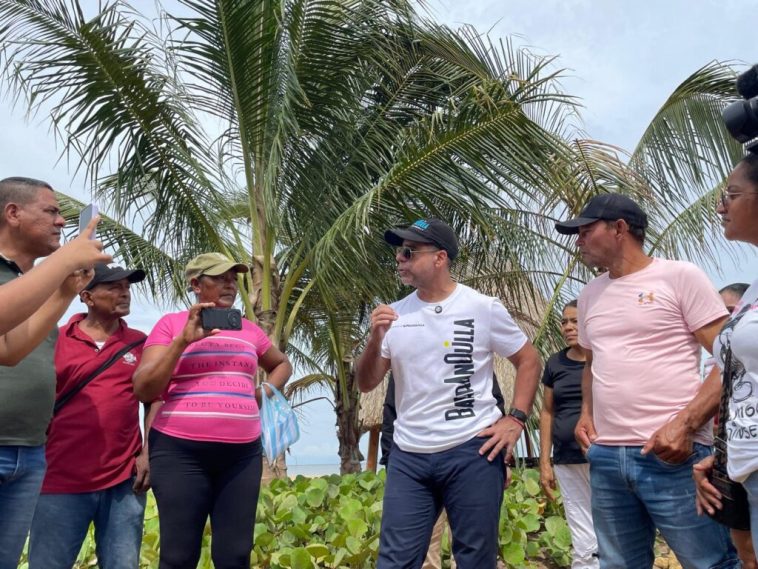 Con caseteros integrados al proyecto,  alcalde Char realiza nueva inspección de obras en Puerto Mocho