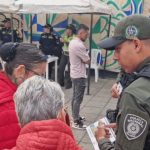 Con esta campaña, la Policía busca combatir la extorsión en Bogotá La Policía visitó a la comunidad para prevenir los delitos de secuestro y extorsión.