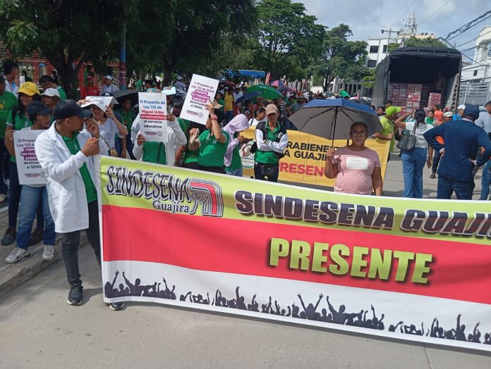 Los sindicatos se La Guajira se hicieron presentes hoy en la marcha.