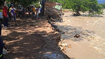 Creciente del río Guatapurí paraliza comercio en Hurtado