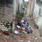 Denuncian acumulación de basura en San Pablo por una chatarra que impide el paso de camión de Atesa