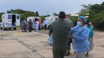 El traslado de pacientes por vía aérea ha sido una constante este año durante el invierno, ya que las vías de acceso han estado intransitables.