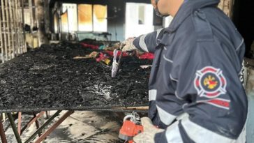 Devastador incendio en el barrio Rojas Trujillo dejó una vivienda completamente destruida