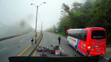 EN VIDEO: Choque múltiple en vía Medellín - Bogotá dejó varios motociclistas heridos Se conocieron los videos de un impactante accidente de tránsito que ocurrió el pasado jueves. En este se ve cómo 3 motociclistas resultaron heridos.