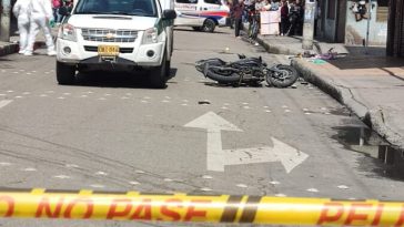 Esta es la identidad del motociclista que murió en accidente de tránsito en Engativá Aunque se creía que la víctima fatal del accidente había sido un ciclista, Q'HUBO conoció que el occiso fue un motociclista de 21 años.